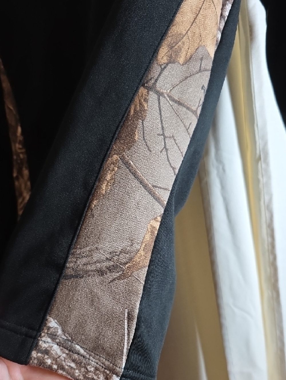 Browning Black Pullover with Mossy Oak Camo Panels Womens - Picture 3 of 4